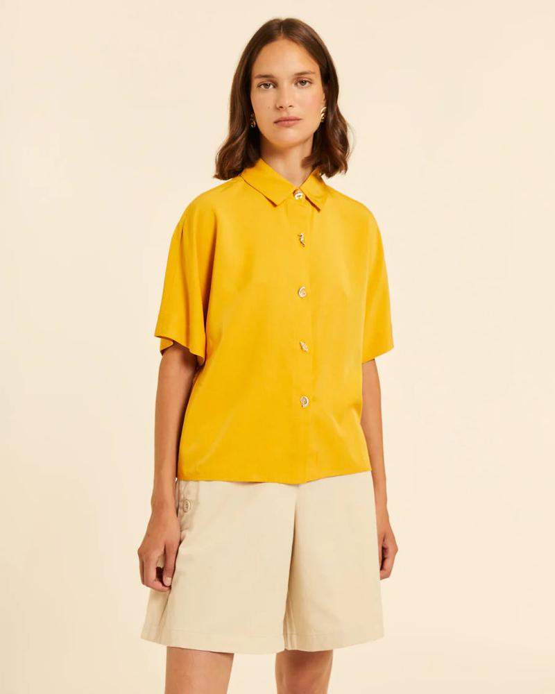 Camisa de manga corta amarilla