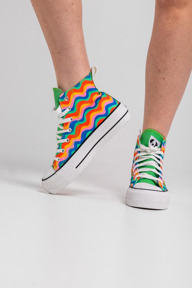 Zapatilla alta de loneta de ondas multicolor