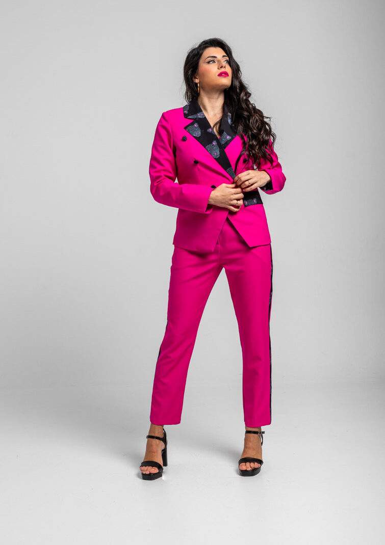 Blazer entallada rosa con pantera - Nocturna