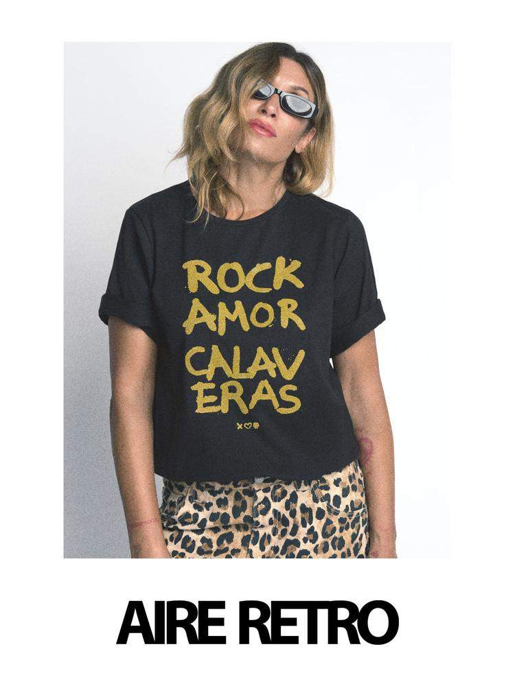 CAMISETA CHICA ROCK AMOR CALAVERAS