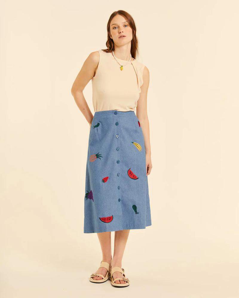 Falda abotonada denim con bordados