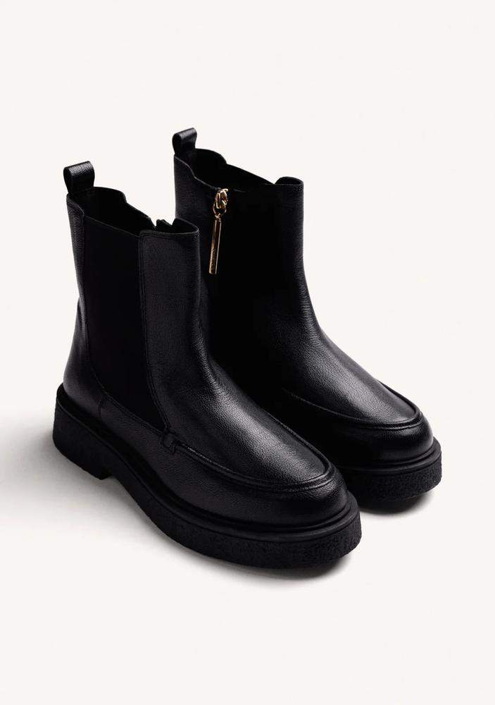 BLACK CHELSEA LEATHER ANKLE BOOTS