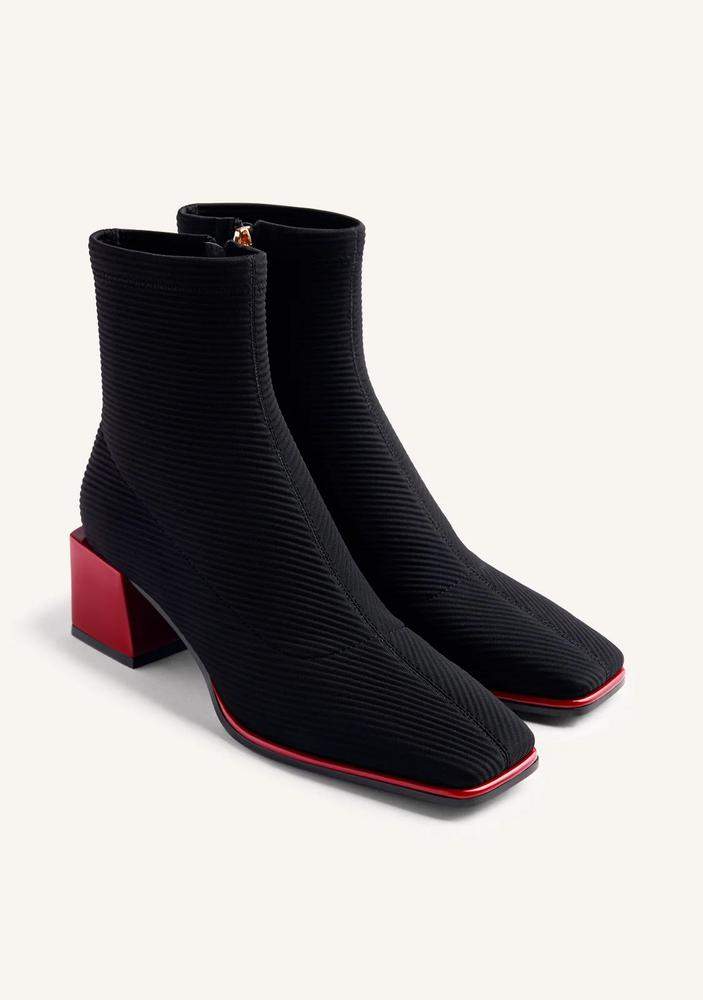 BLACK ELASTIC ANKLE BOOTS